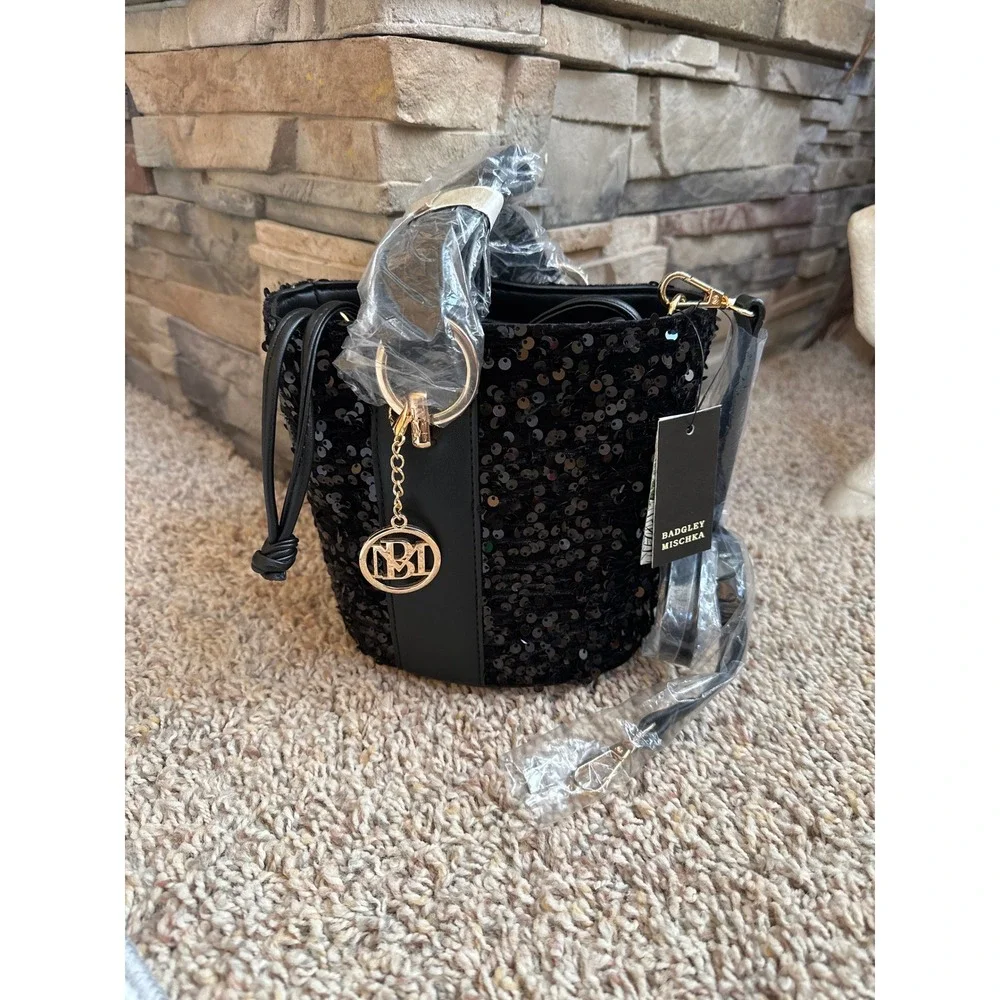Badgley Mischka Black Sequin Bucket Bag BMH513 Gold Chain‎ Charm